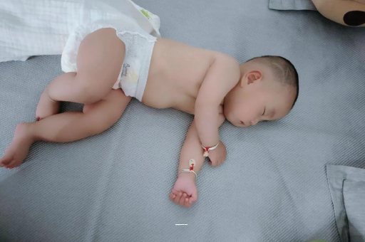 玉林孕妇肚子一跳一跳
